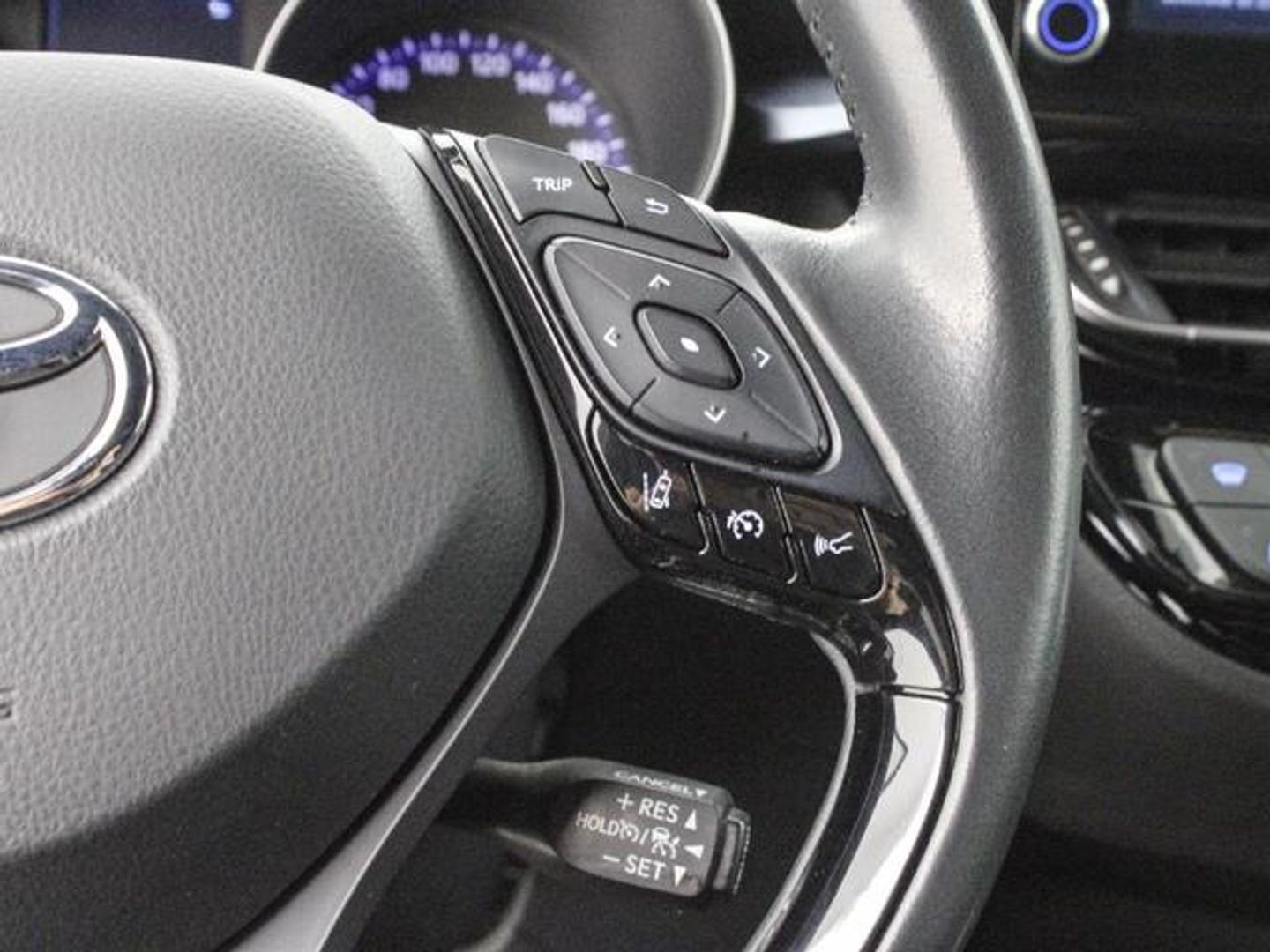 Toyota C-HR 1.8 125H Advance 90 kW (122 CV)