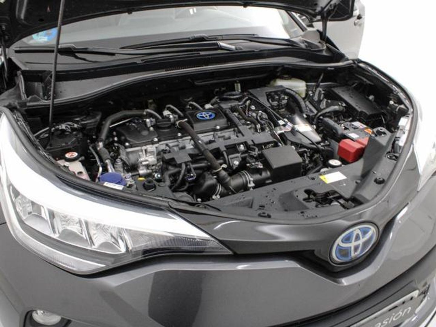 Toyota C-HR 1.8 125H Advance 90 kW (122 CV)