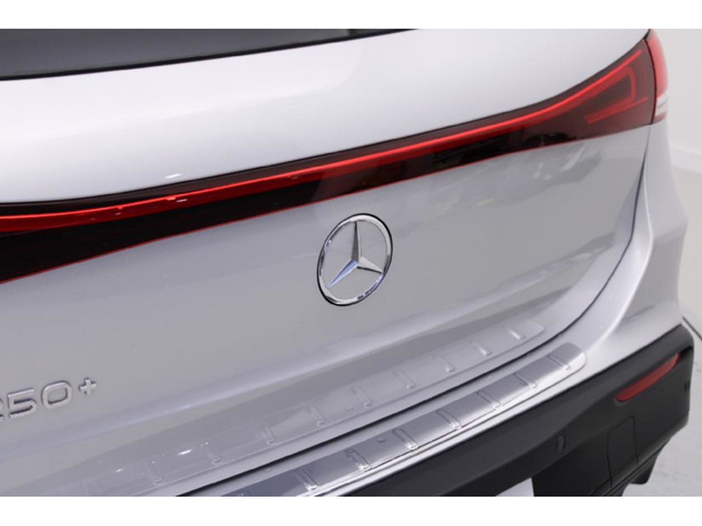 Mercedes-Benz EQA 250+ 140 kW (190 CV)
