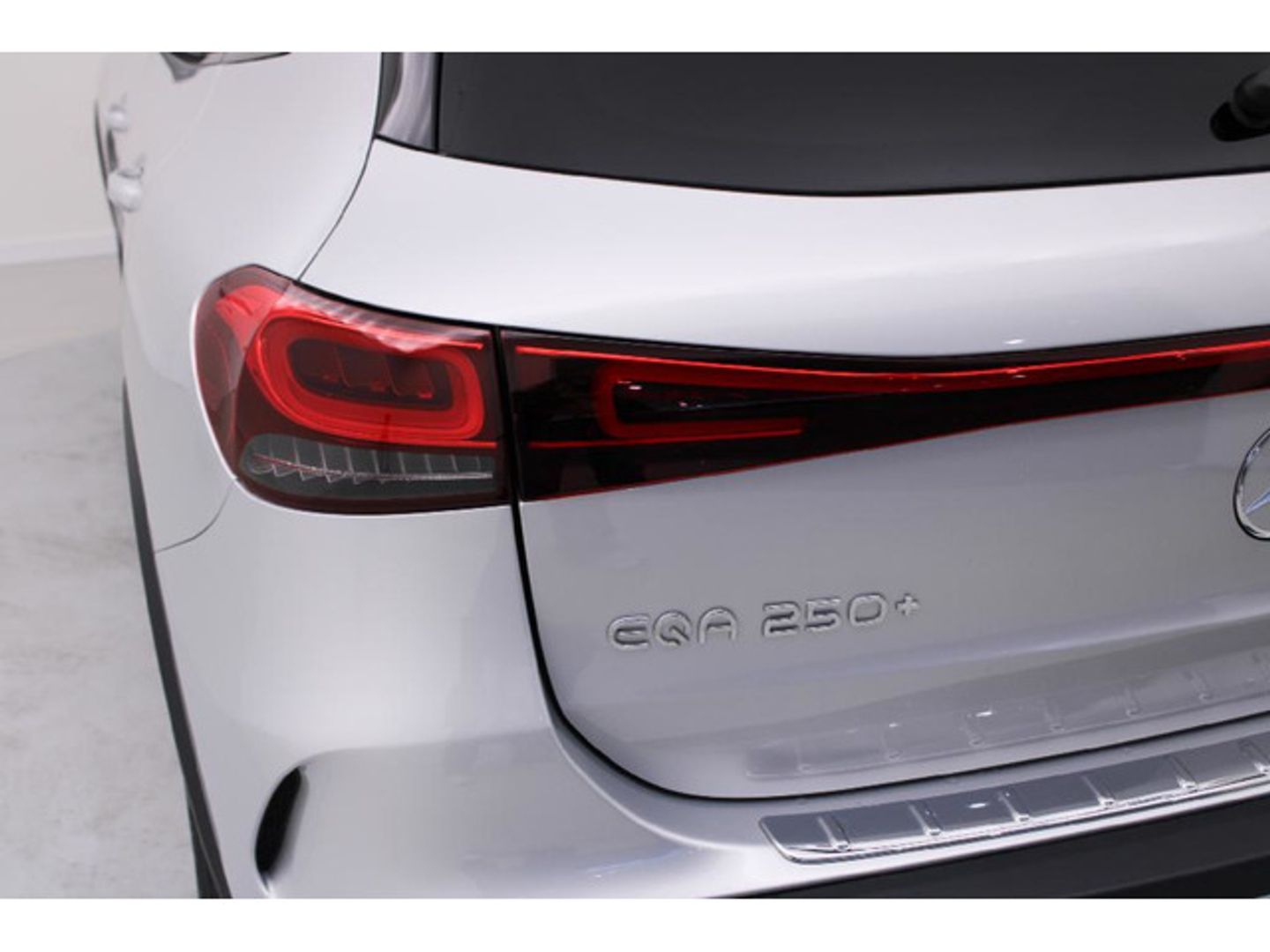Mercedes-Benz EQA 250+ 140 kW (190 CV)