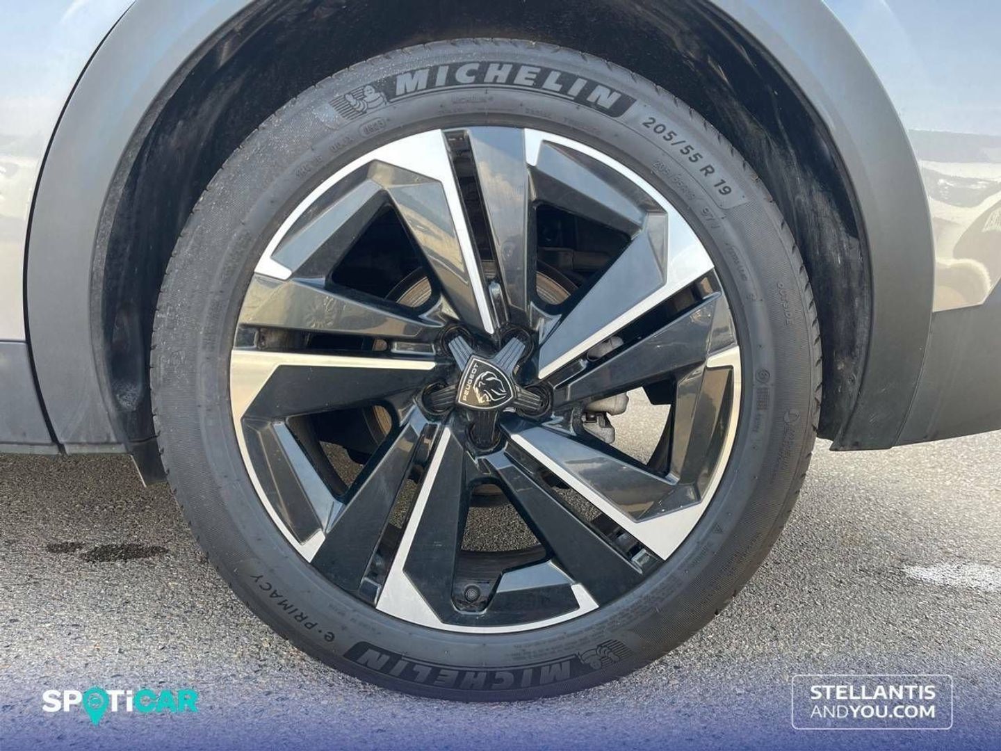 Peugeot 408 Puretech 130 Allure Pack EAT8 96 kW (130 CV)