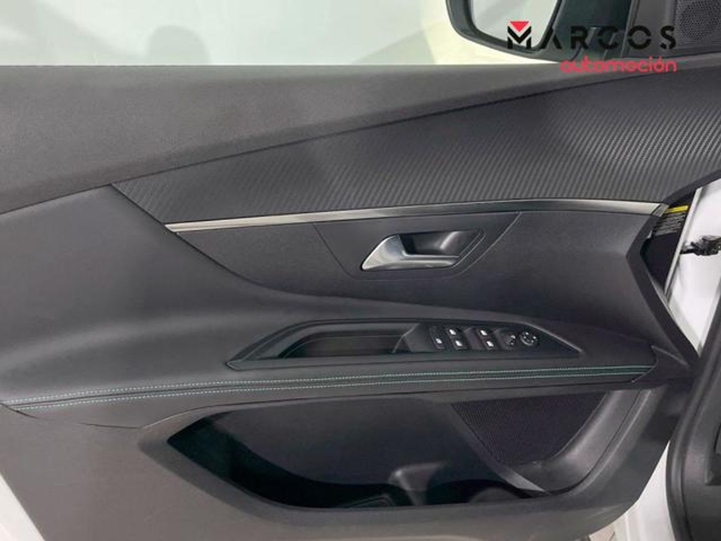 Peugeot 5008 Hybrid 1.2 Allure Pack eDCS6 100 kW (136 CV)