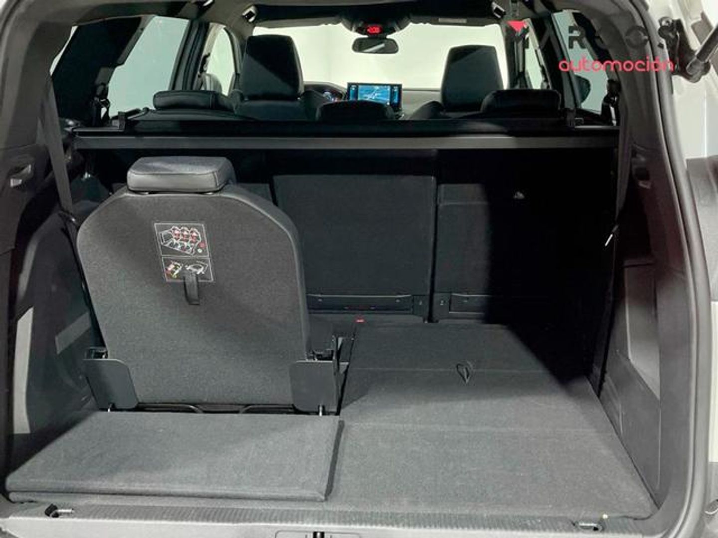 Peugeot 5008 Hybrid 1.2 Allure Pack eDCS6 100 kW (136 CV)