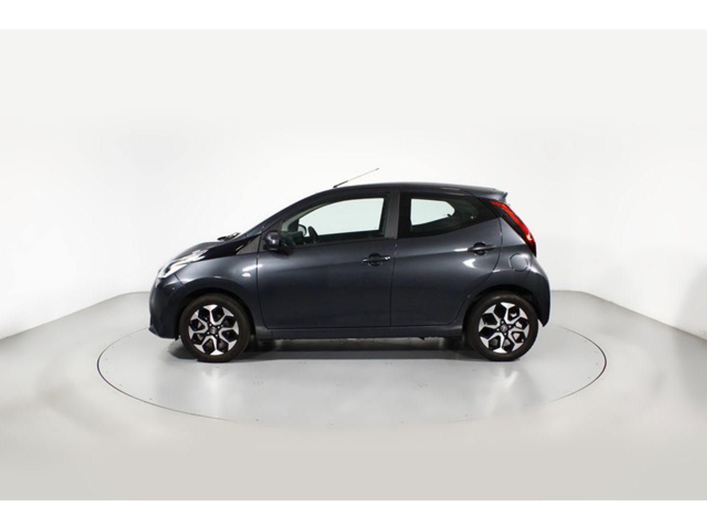 Toyota Aygo 1.0 70 x-play 53 kW (72 CV)