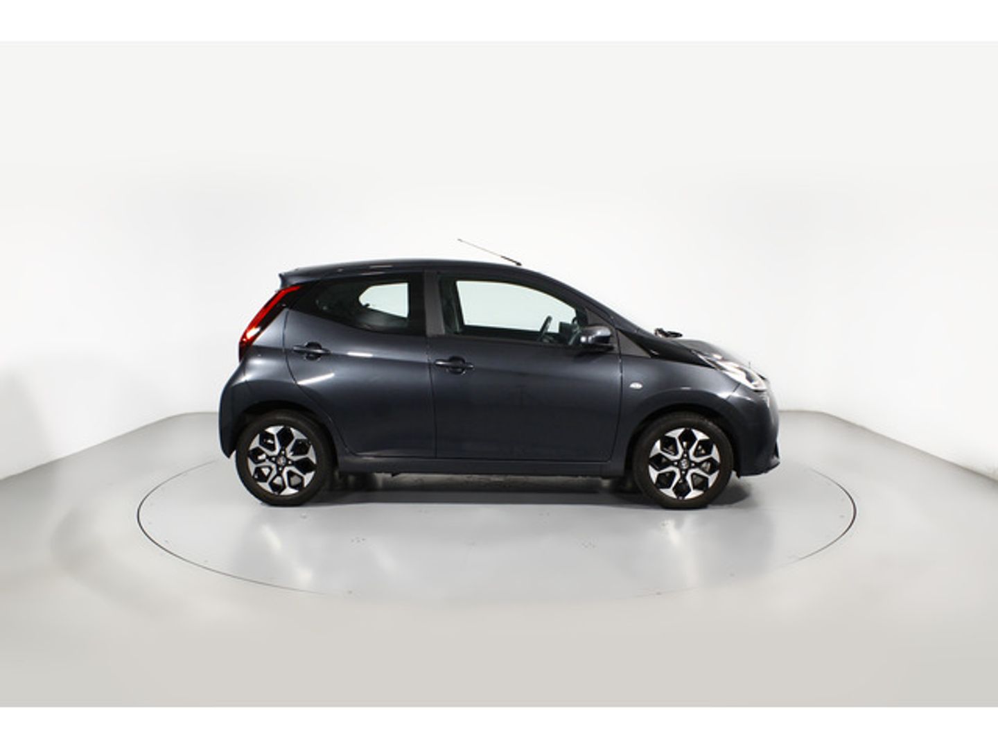 Toyota Aygo 1.0 70 x-play 53 kW (72 CV)