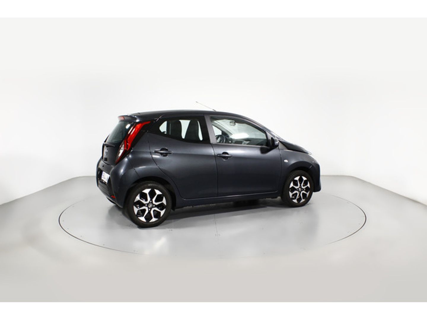 Toyota Aygo 1.0 70 x-play 53 kW (72 CV)