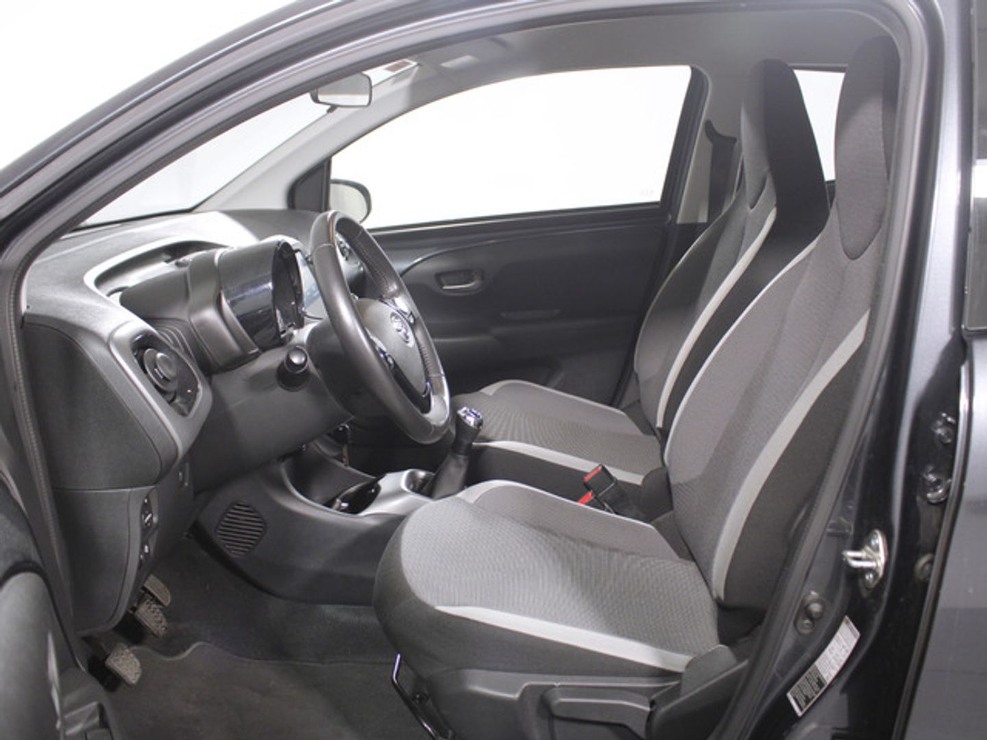 Toyota Aygo 1.0 70 x-play 53 kW (72 CV)