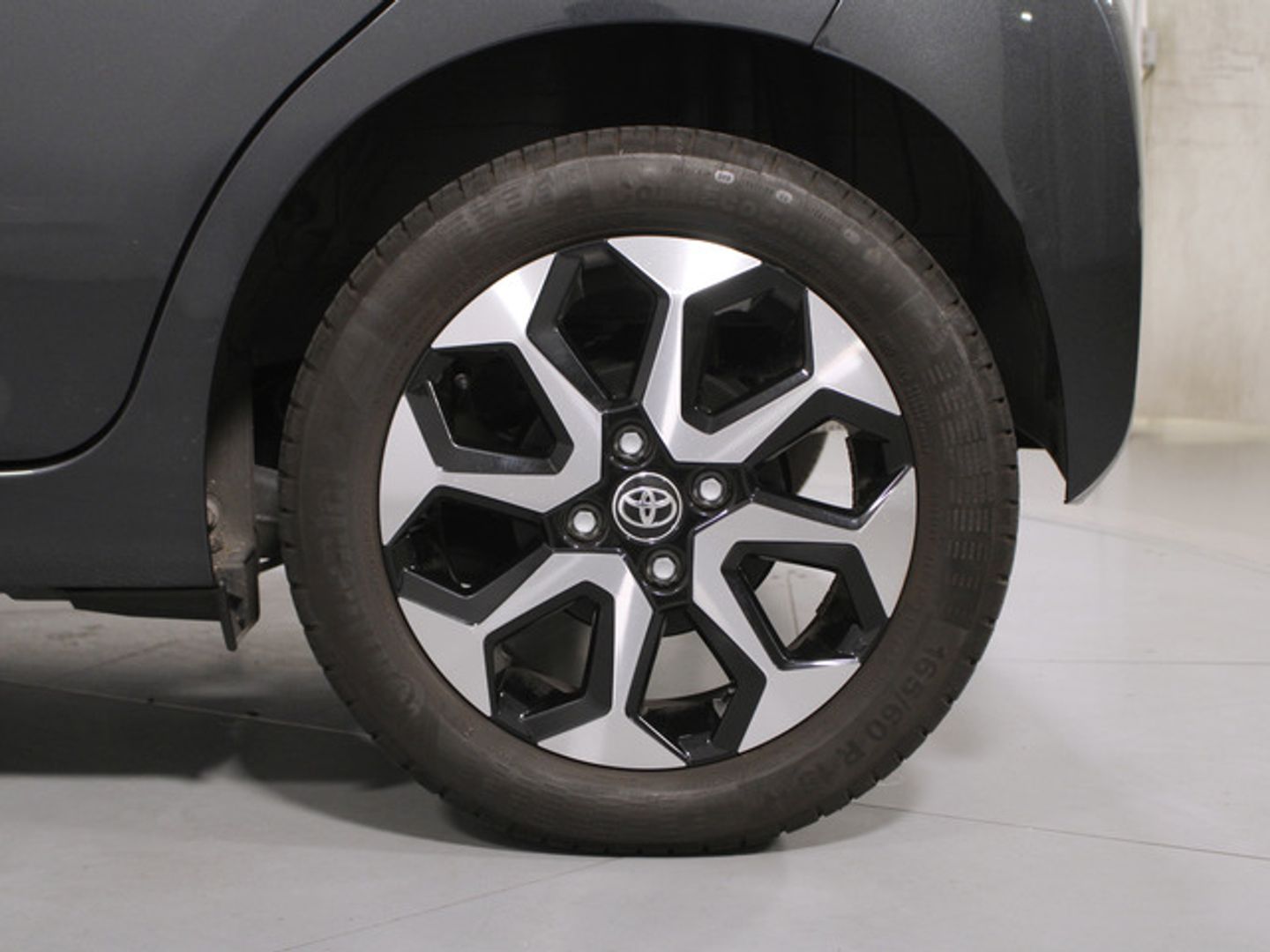 Toyota Aygo 1.0 70 x-play 53 kW (72 CV)