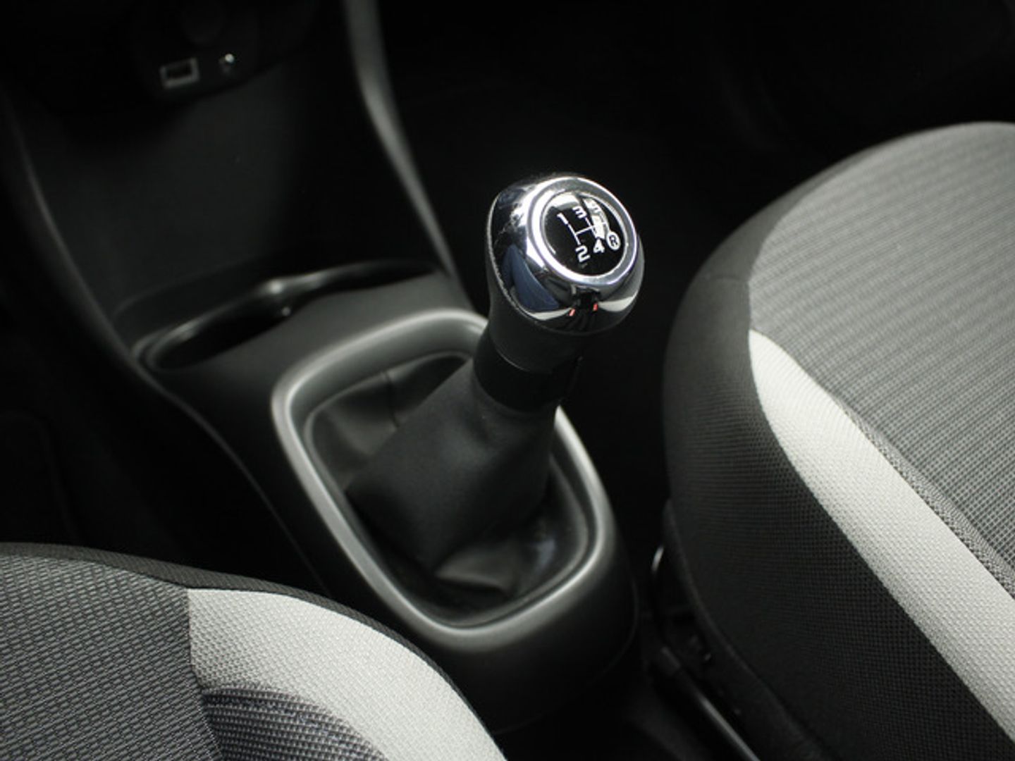 Toyota Aygo 1.0 70 x-play 53 kW (72 CV)