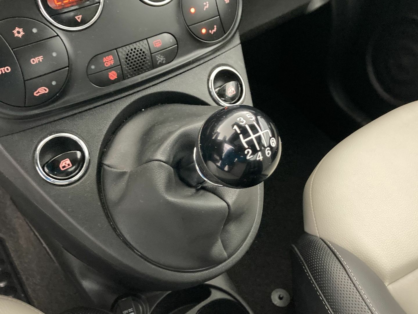 Fiat 500 1.0 Hybrid Dolcevita 51 kW (70 CV)