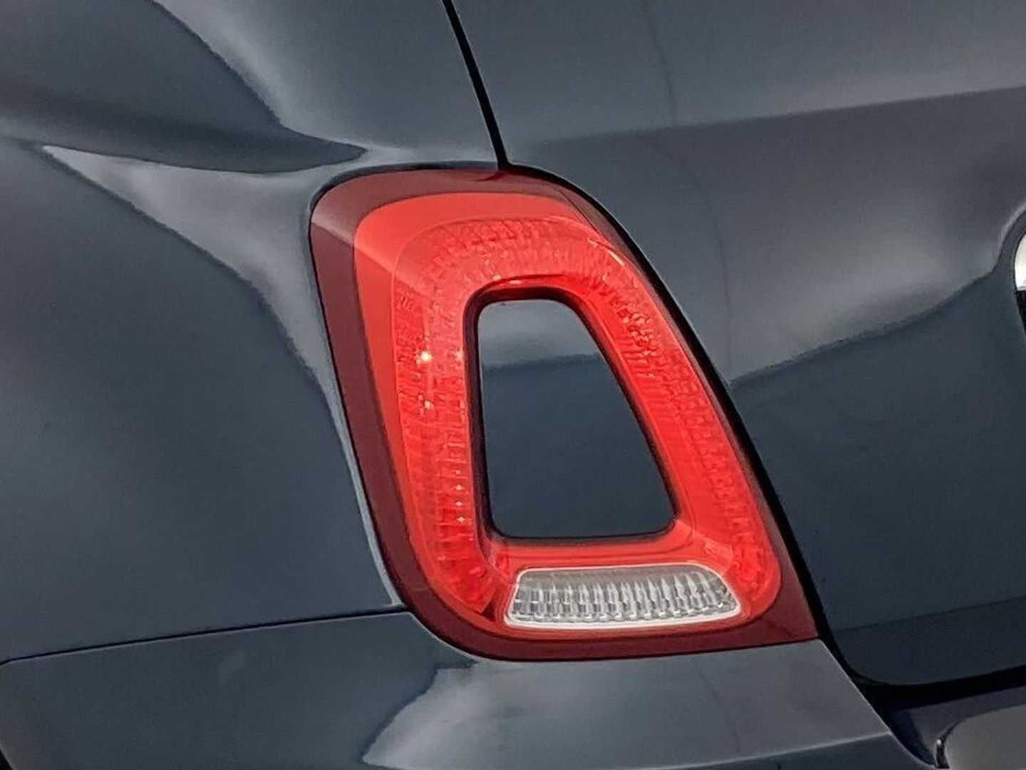 Fiat 500 1.0 Hybrid Dolcevita 51 kW (70 CV)