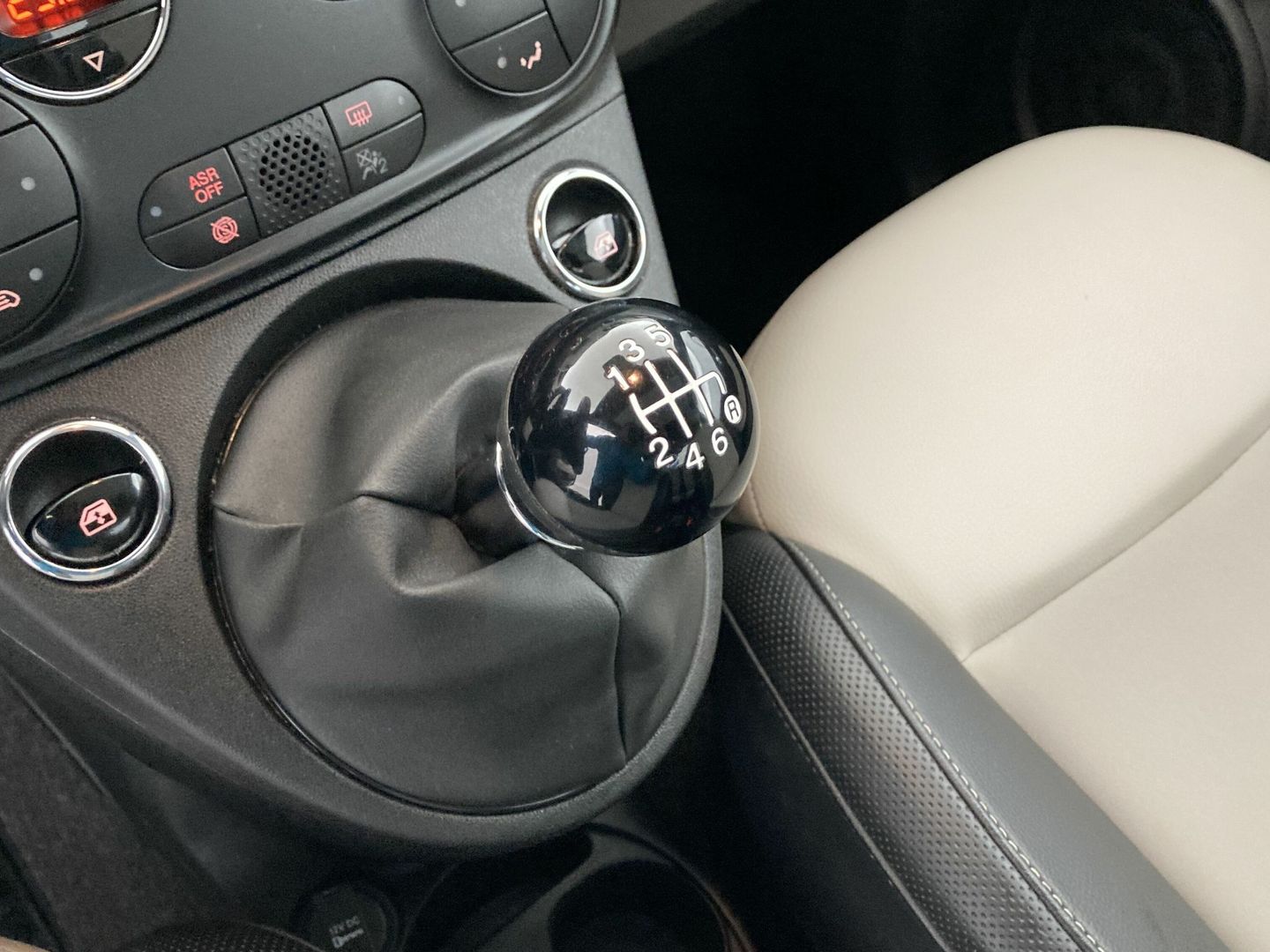 Fiat 500 1.0 Hybrid Dolcevita 51 kW (70 CV)
