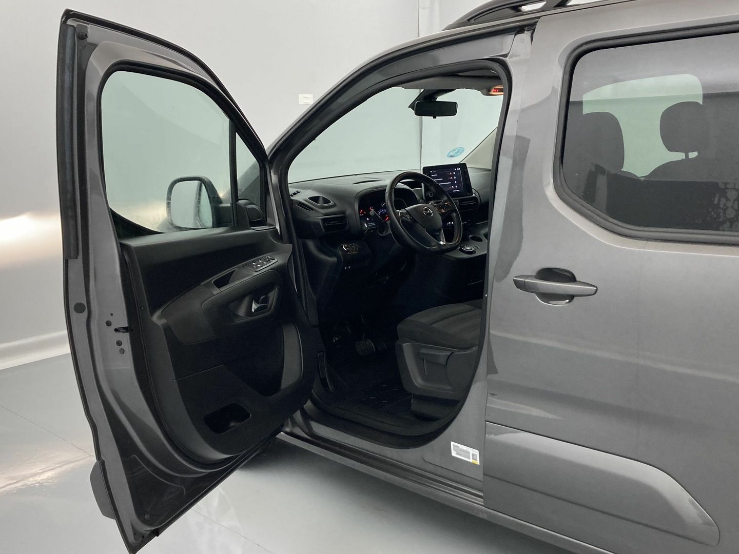 Opel Combo Life 1.5 TD Business Elegance Plus L1 AT 96 kW (130 CV)