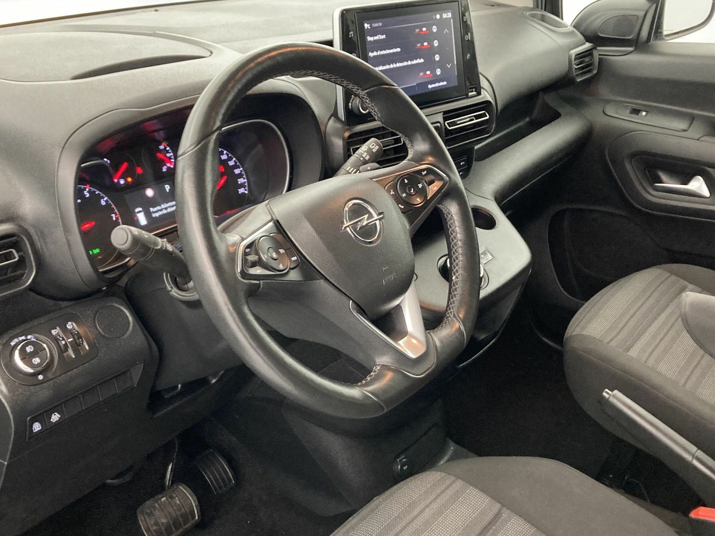 Opel Combo Life 1.5 TD Business Elegance Plus L1 AT 96 kW (130 CV)