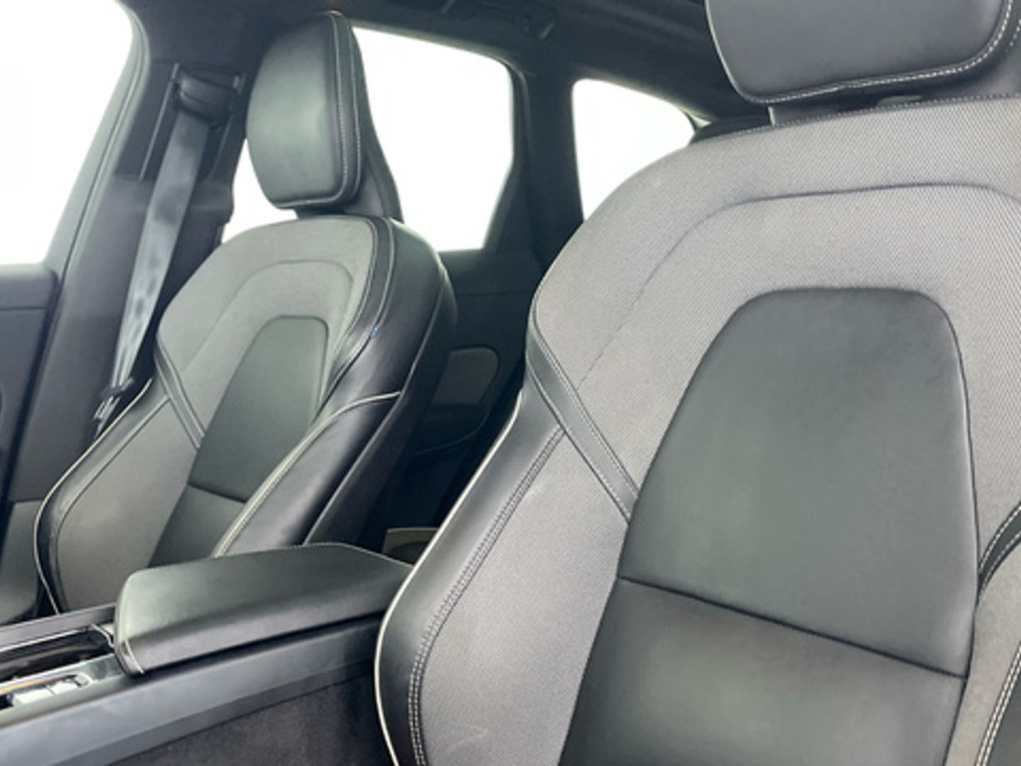 Volvo XC60 T8 R-Design AWD Auto 287 kW (390 CV)