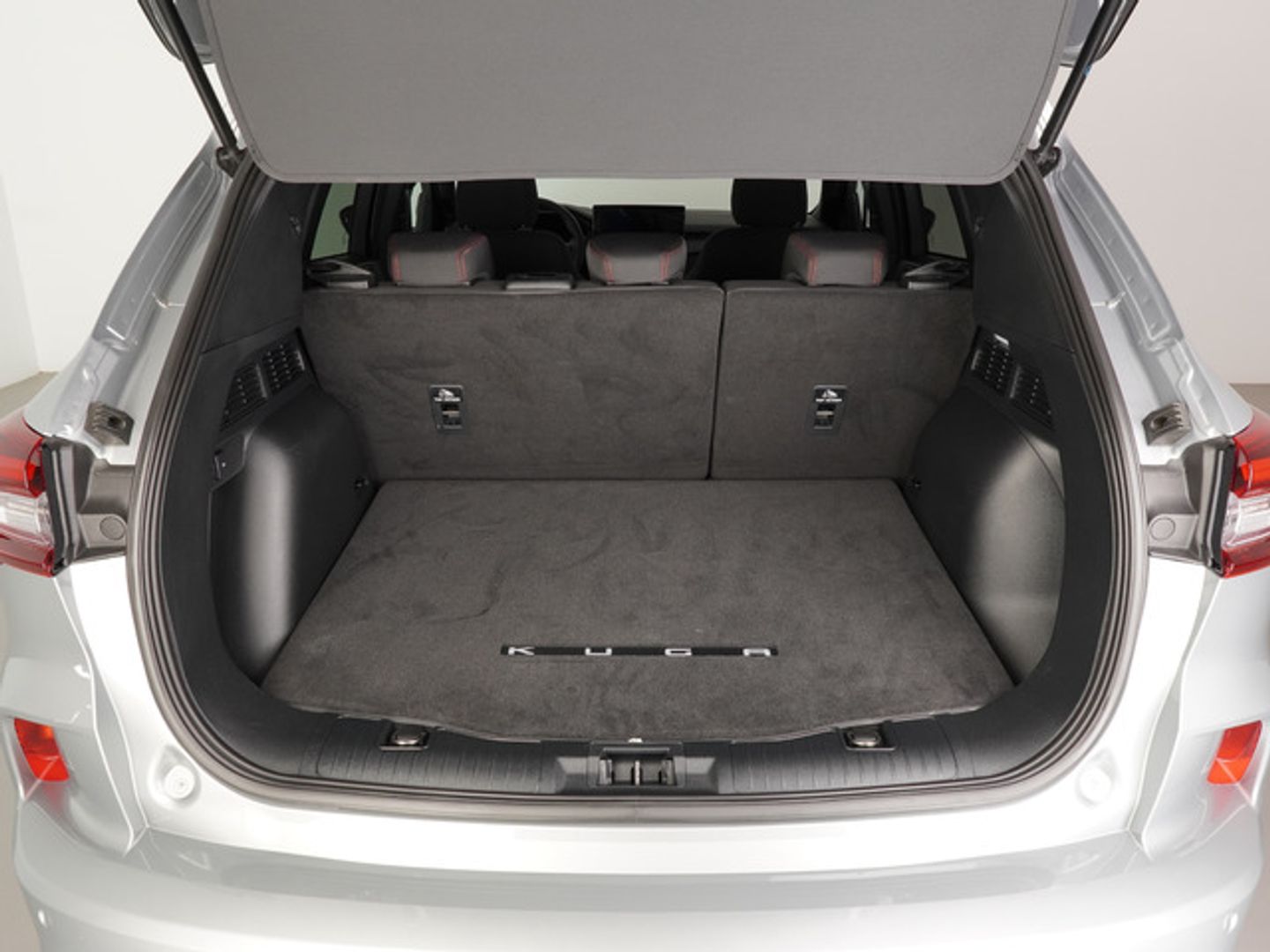 Ford Kuga 2.5 Duratec FHEV ST-Line X 4x2 Auto 132 kW (180 CV)