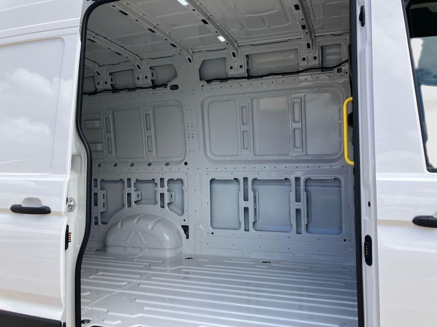 Volkswagen Crafter Furgon Batalla Media TN 2.0 TDI 103 kW (140 CV) 3.500