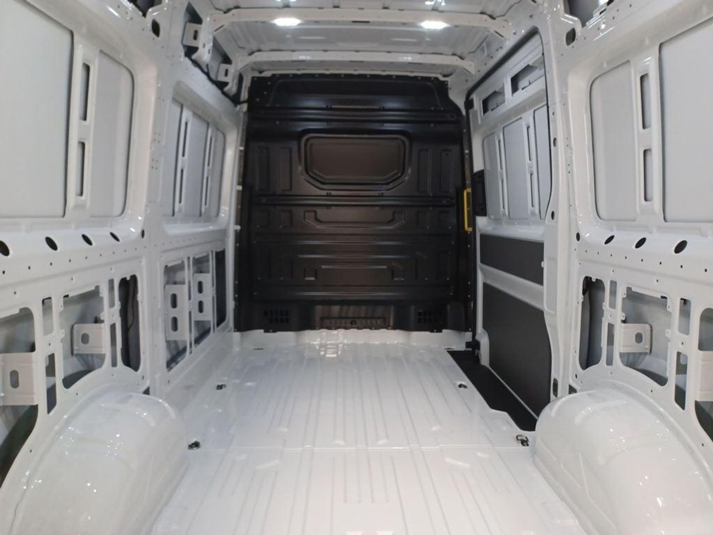Volkswagen Crafter Furgon Batalla Media TN 2.0 TDI 103 kW (140 CV) 3.500