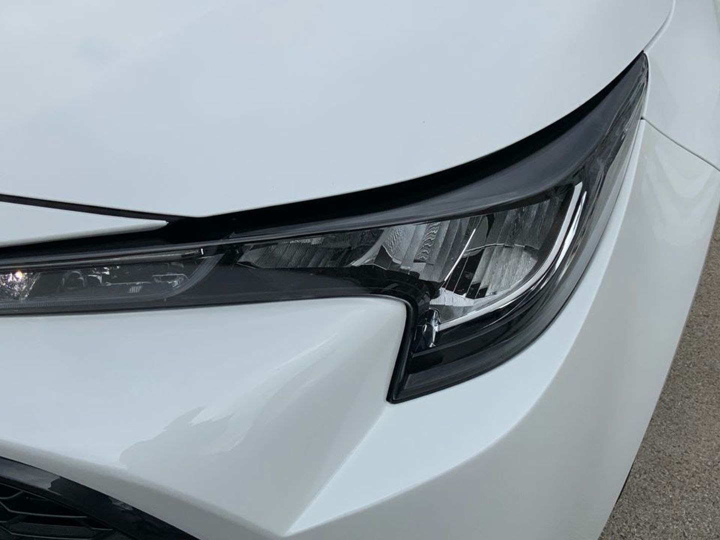 Toyota Corolla 1.8 125 Híbrido Active Tech E-CVT 90 kW (122 CV)