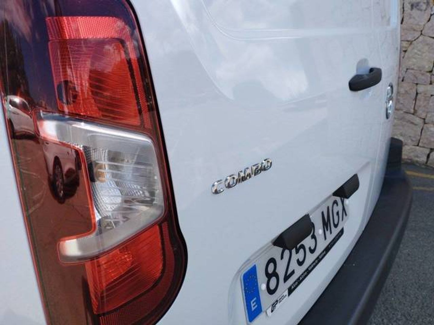 Opel Combo Cargo 1.5 TD L H1 1000kg 75 kW (102 CV)