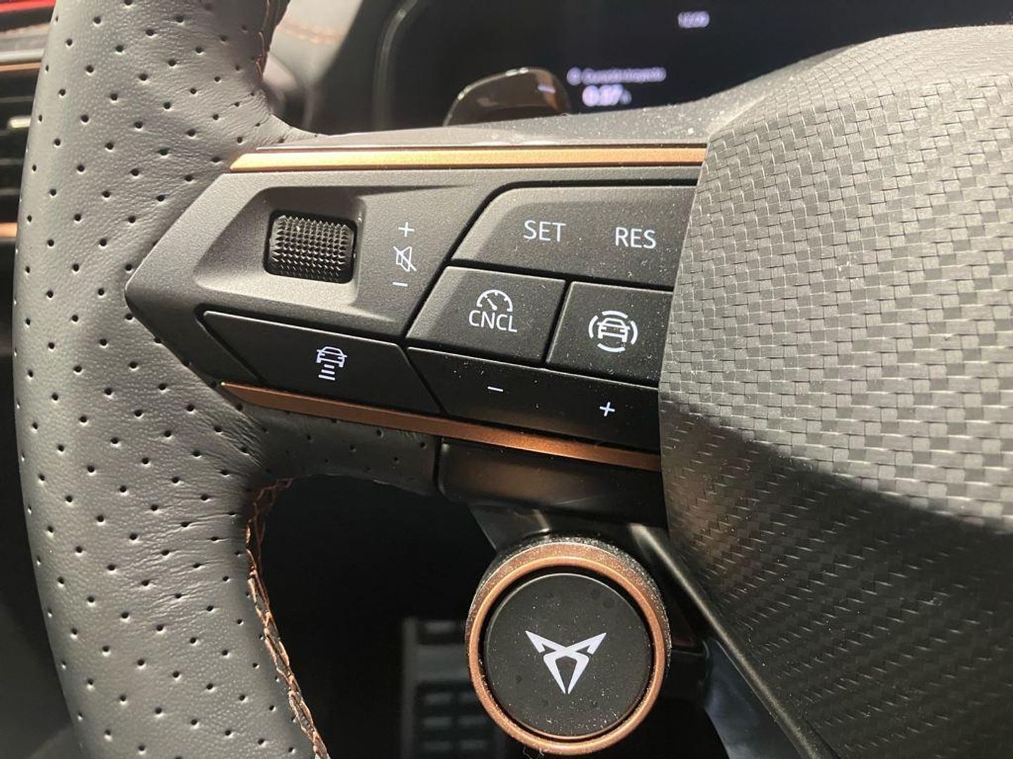 CUPRA Formentor 1.5 eTSI Launch Edition DSG 110 kW (150 CV)