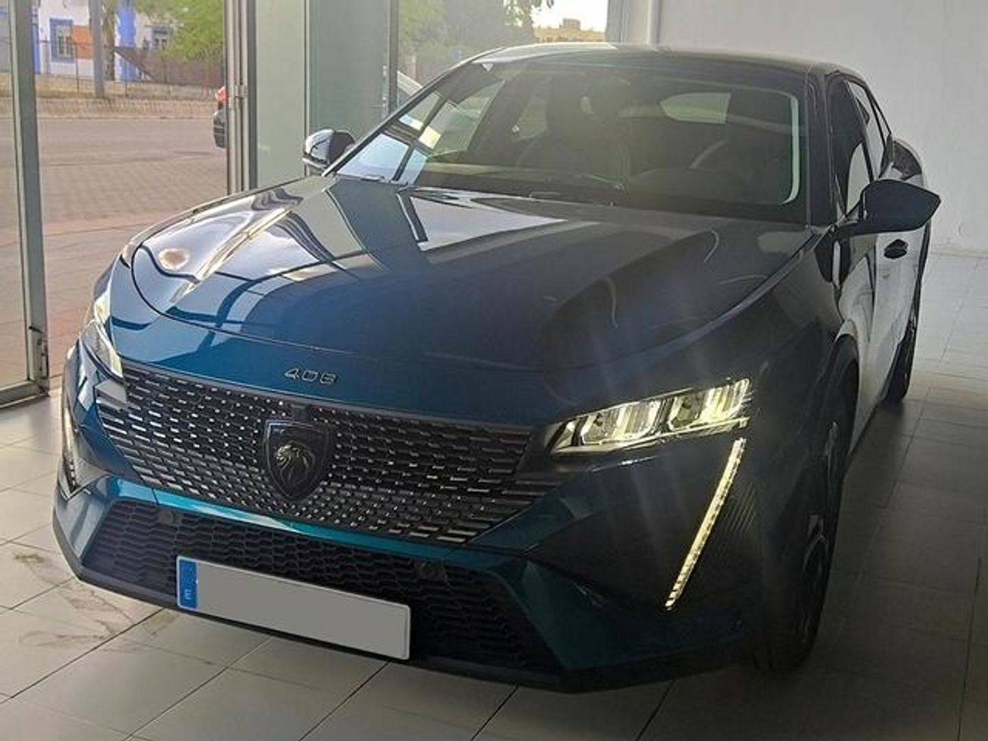 Peugeot 408 Allure Hybrid 145 eDCS6 107 kW (145 CV)