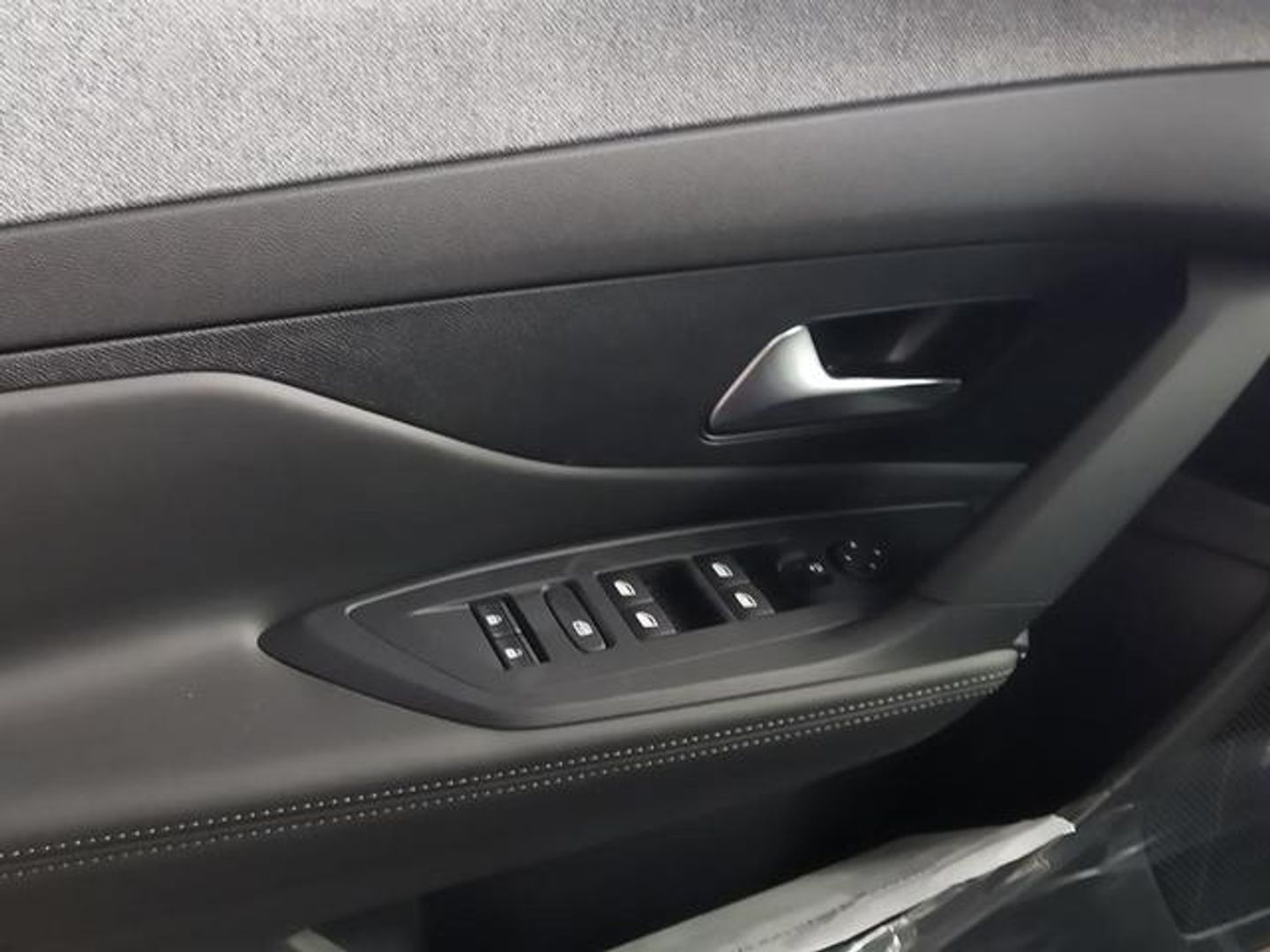 Peugeot 408 Allure Hybrid 145 eDCS6 107 kW (145 CV)