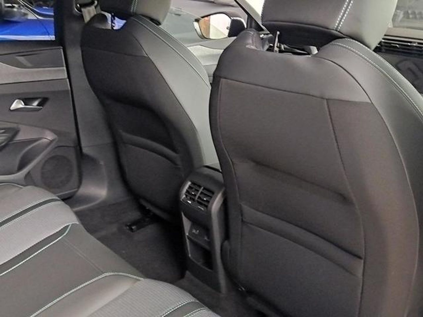 Peugeot 408 Allure Hybrid 145 eDCS6 107 kW (145 CV)