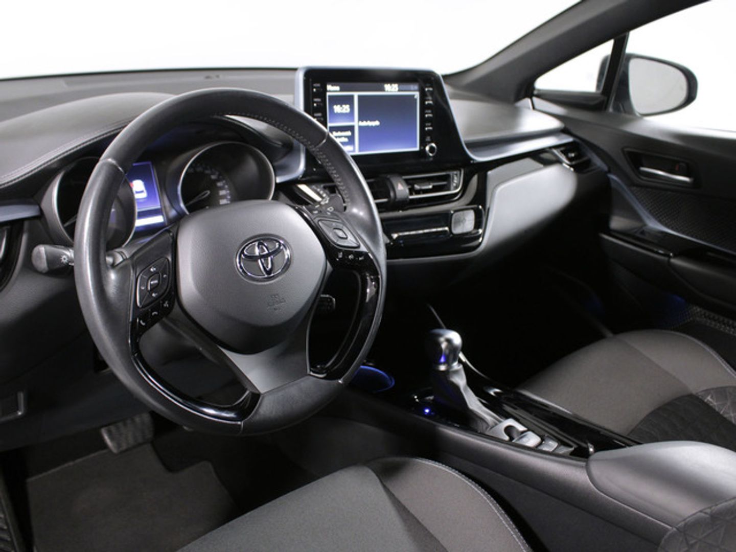 Toyota C-HR 1.8 125H Advance 90 kW (122 CV)