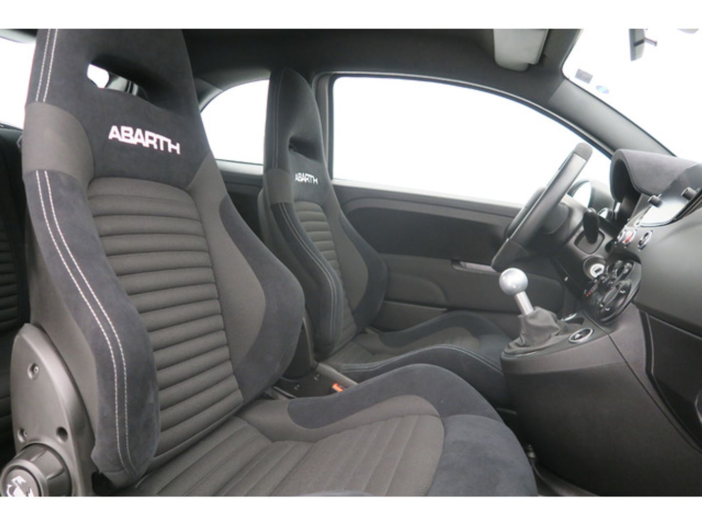 Abarth 500 1.4 16v T-Jet 695 132 kW (180 CV)