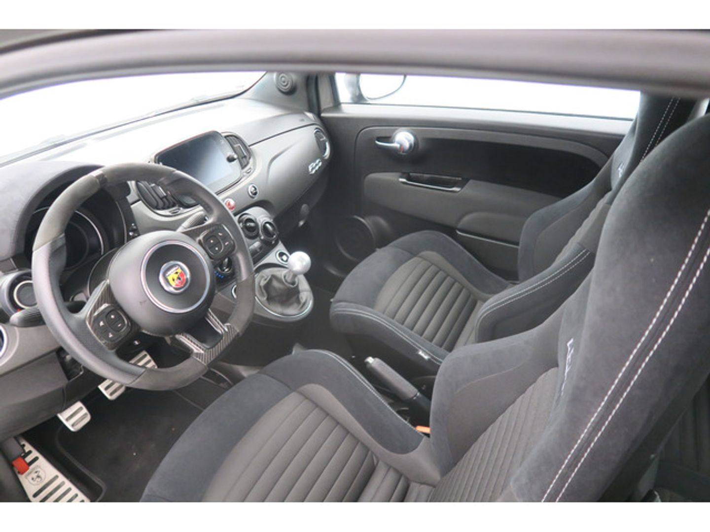 Abarth 500 1.4 16v T-Jet 695 132 kW (180 CV)