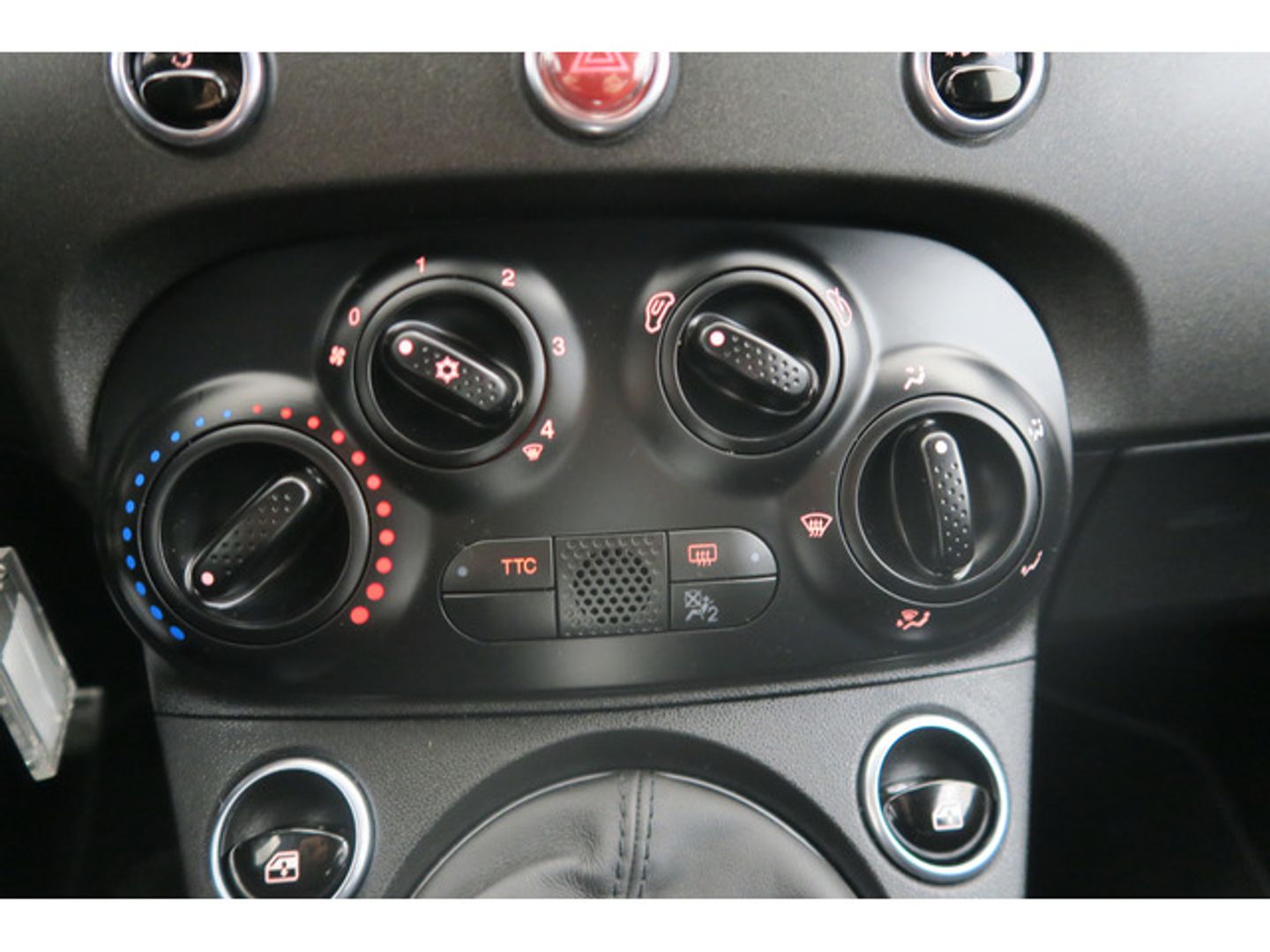 Abarth 500 1.4 16v T-Jet 695 132 kW (180 CV)