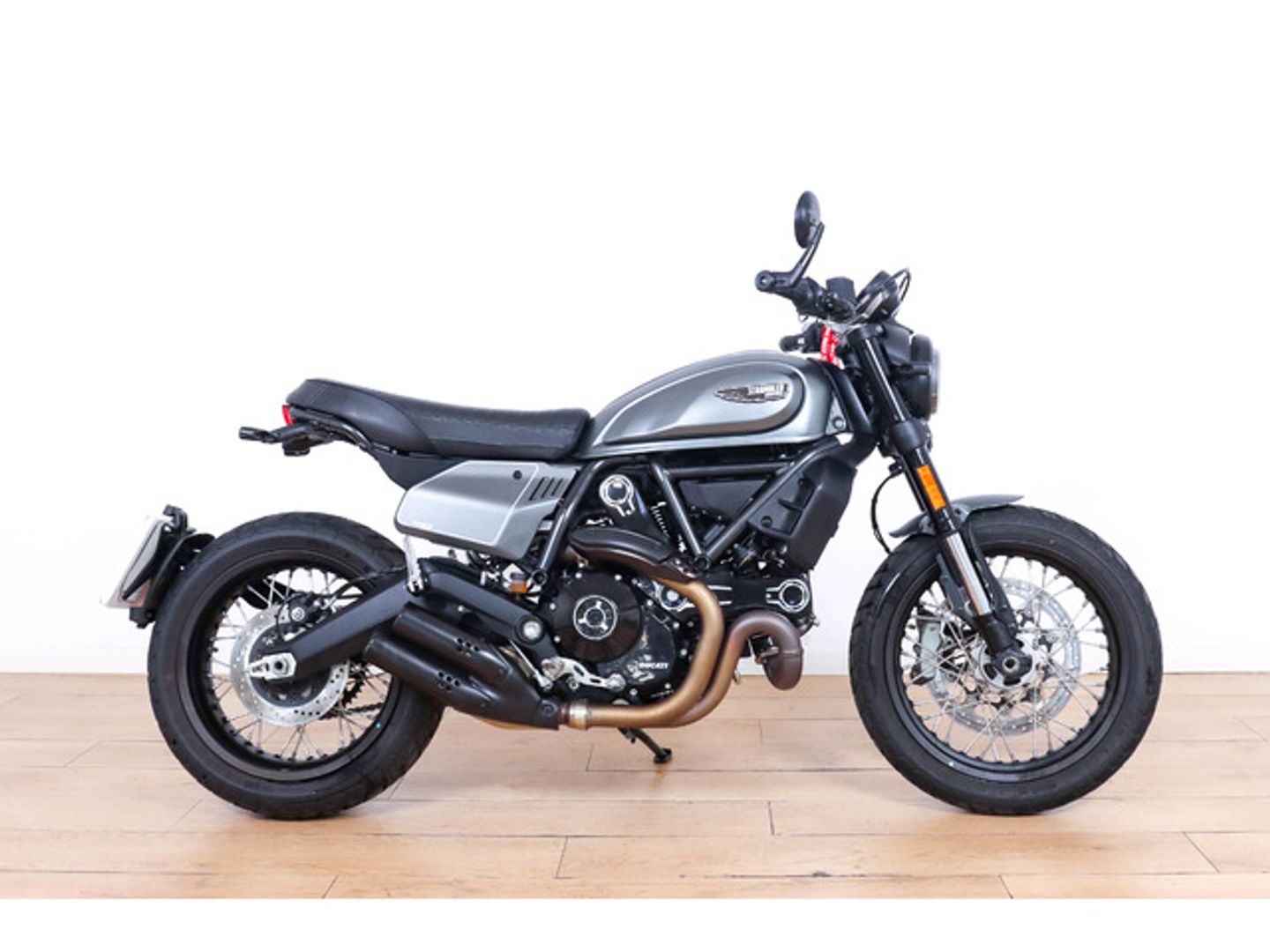 Ducati Scrambler Nightshift Negro Motorcycle