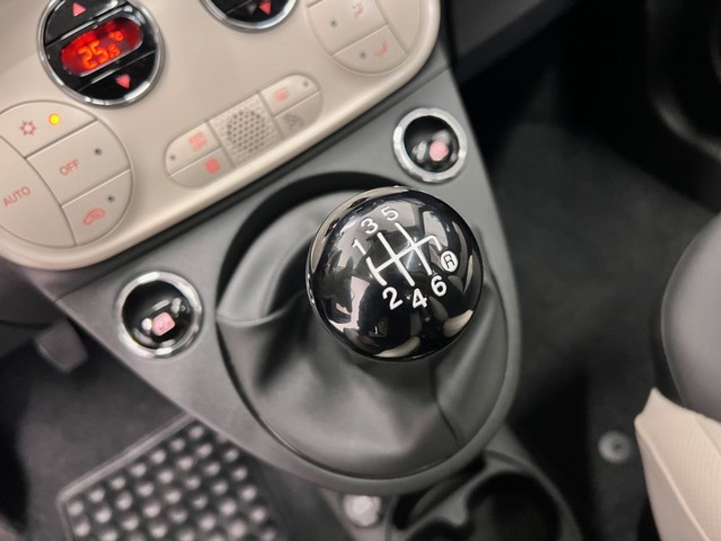 Fiat 500 1.0 Hybrid Dolcevita 51 kW (70 CV)