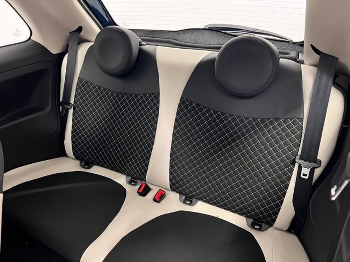 Fiat 500 1.0 Hybrid Dolcevita 51 kW (70 CV)