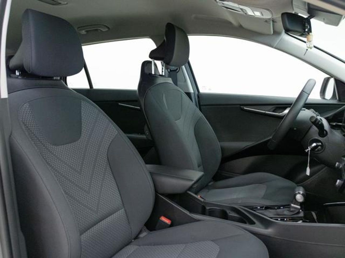 Kia Niro 1.6 GDi HEV Concept 104 kW (141 CV)