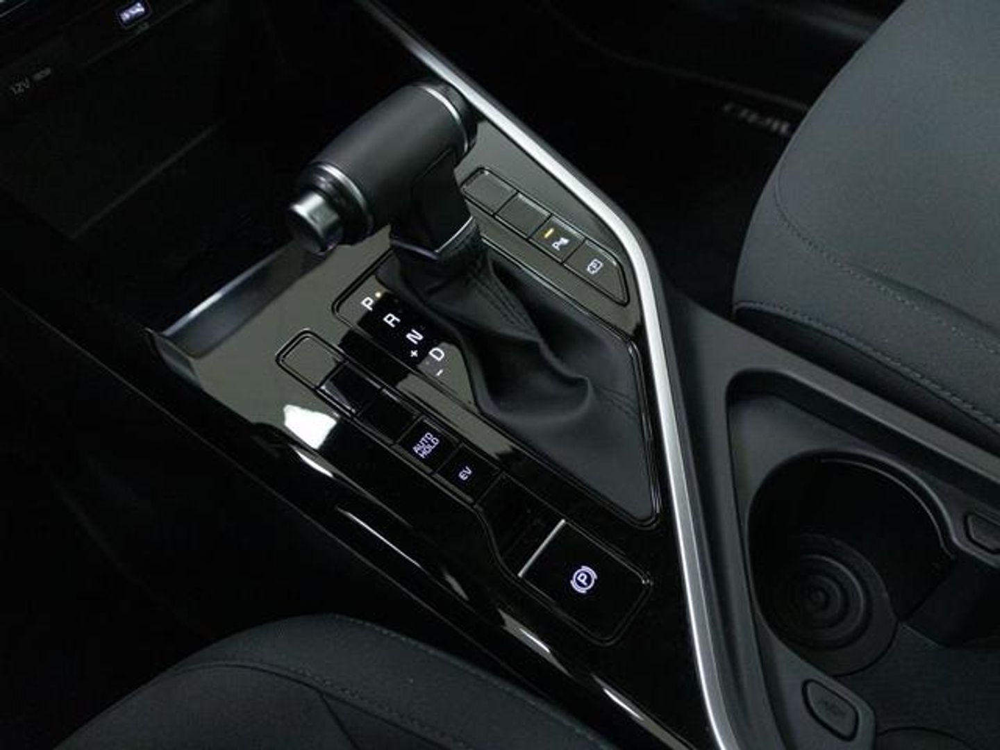 Kia Niro 1.6 GDi HEV Concept 104 kW (141 CV)