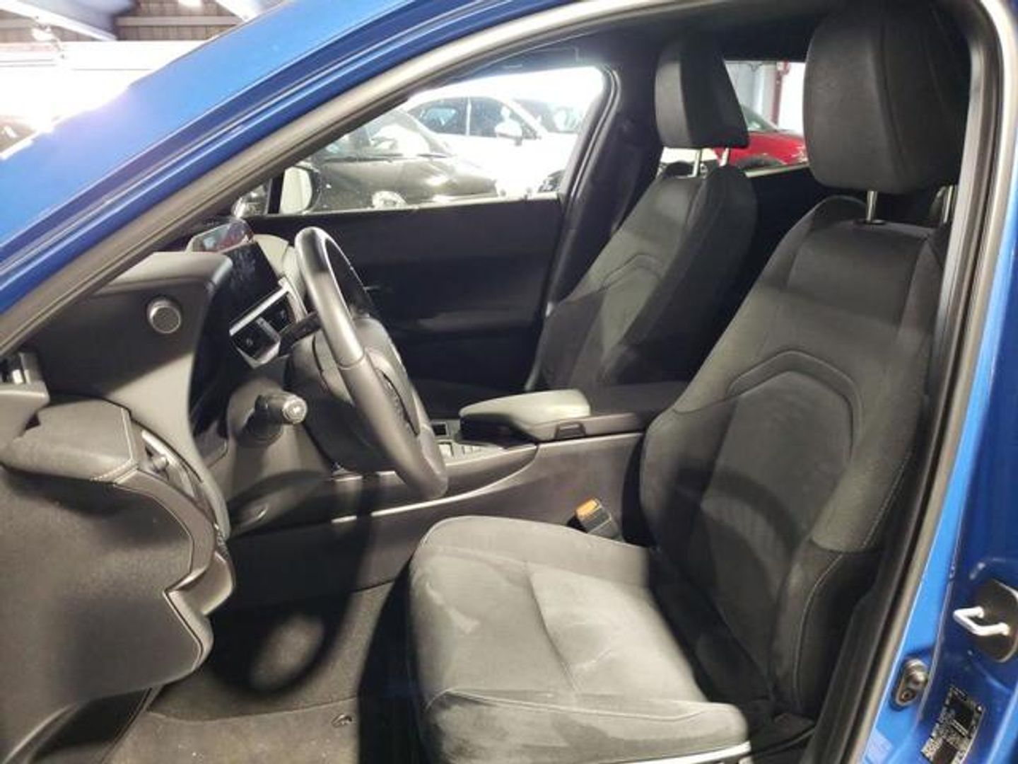 Lexus UX UX 250h Business 2WD 135 kW (184 CV)