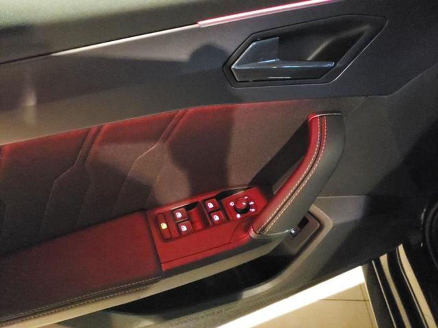 CUPRA Leon Sportstourer 1.5 eTSI DSG 110 kW (150 CV)