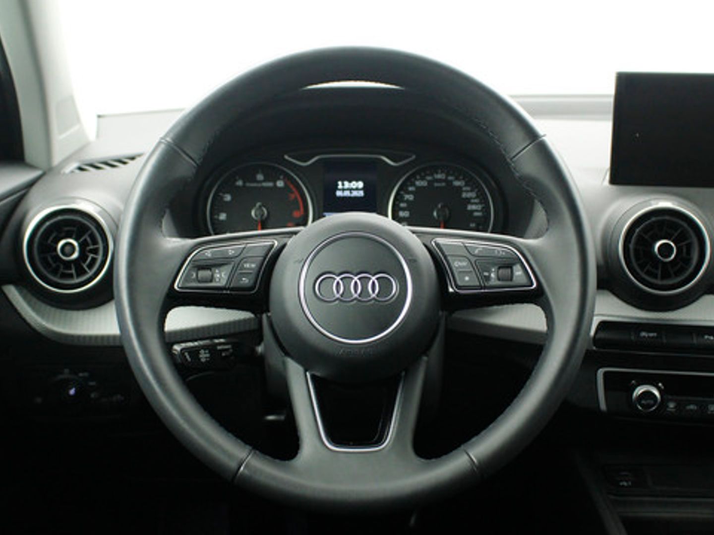 Audi Q2 Advanced 30 TFSI 81 kW (110 CV)