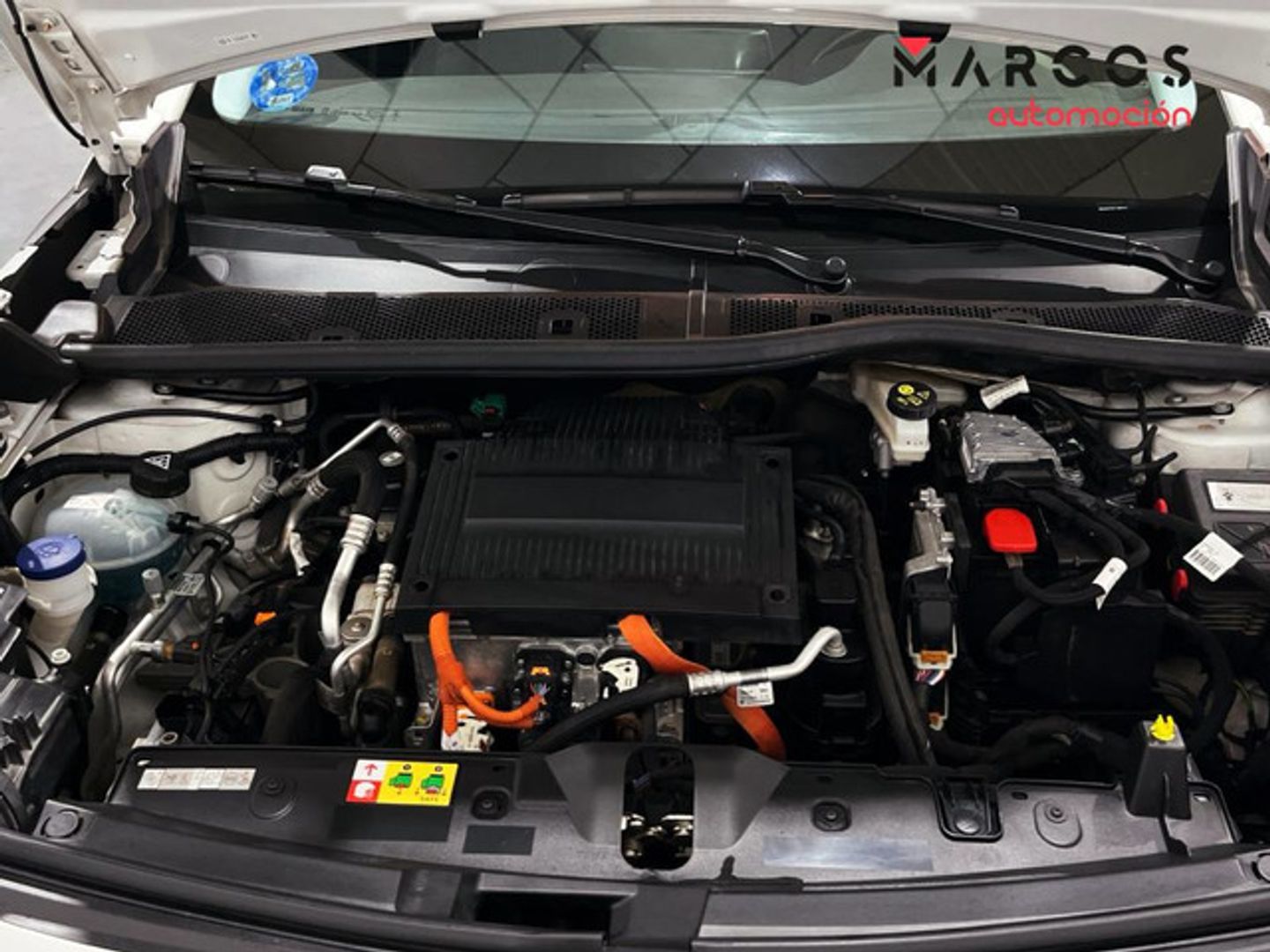 Peugeot e-2008 Eléctrico Allure 100 kW (136 CV)