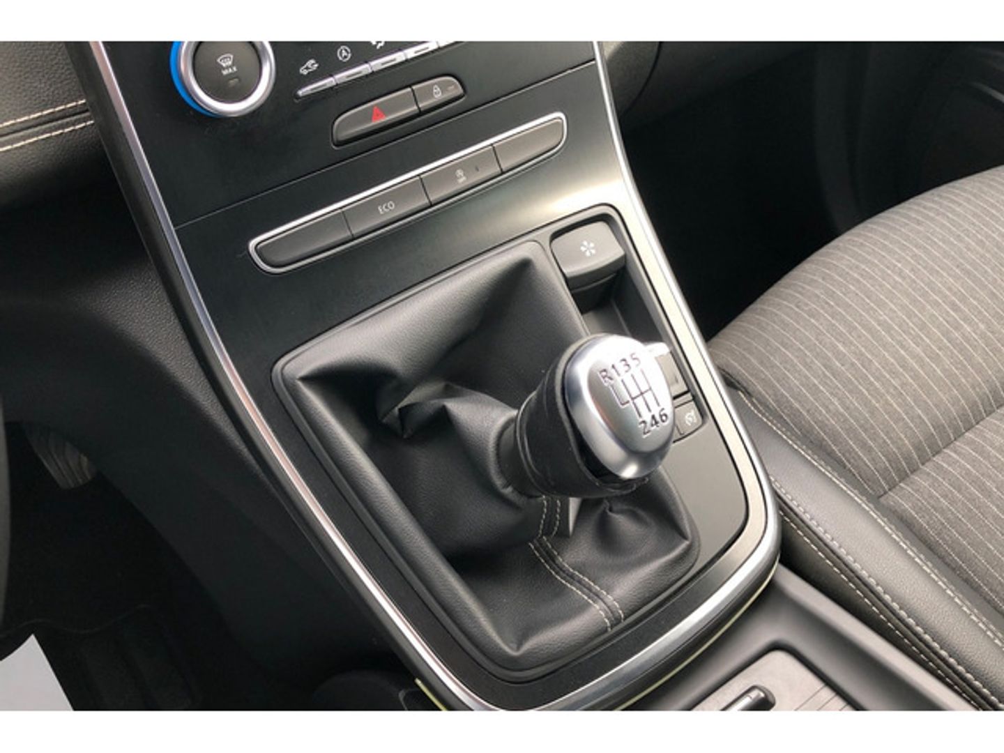 Renault Grand Scenic Zen TCe 103 kW (140 CV) GPF