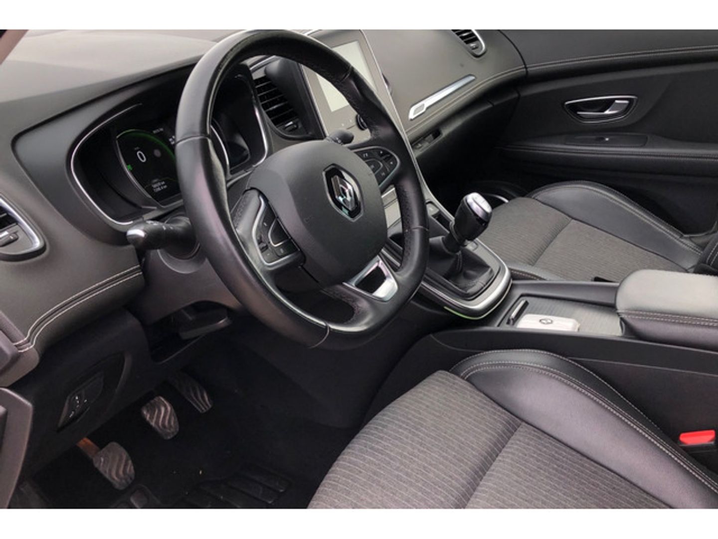 Renault Grand Scenic Zen TCe 103 kW (140 CV) GPF