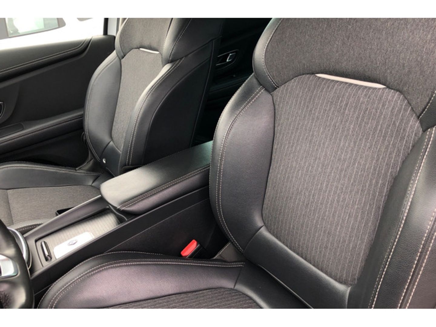 Renault Grand Scenic Zen TCe 103 kW (140 CV) GPF
