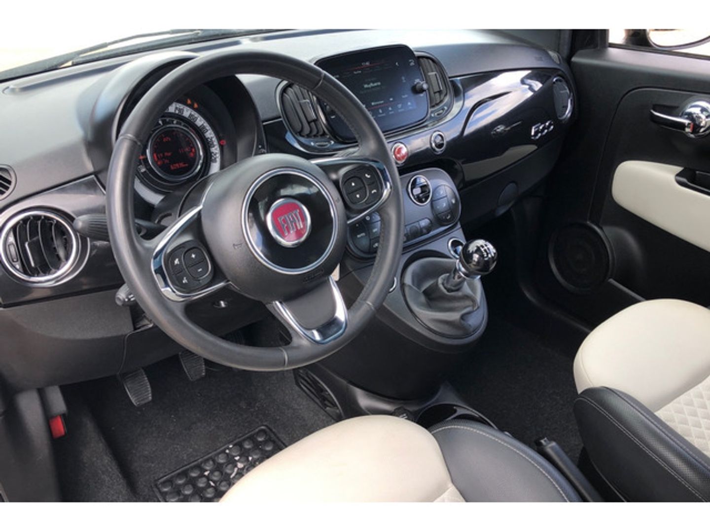 Fiat 500 1.0 Hybrid Dolcevita 51 kW (70 CV)
