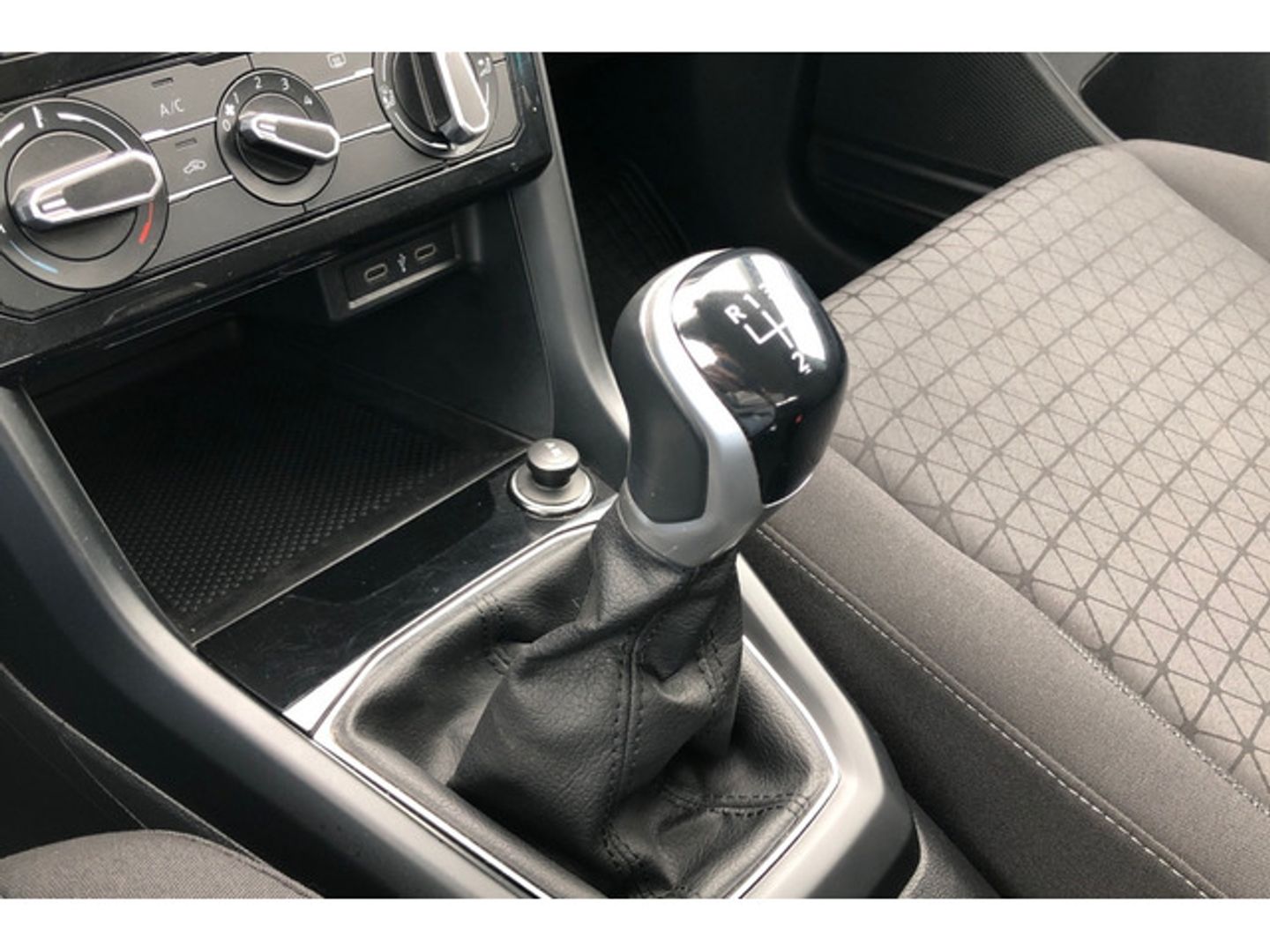 Volkswagen T-Cross Advance 1.0 TSI 70 kW (95 CV)