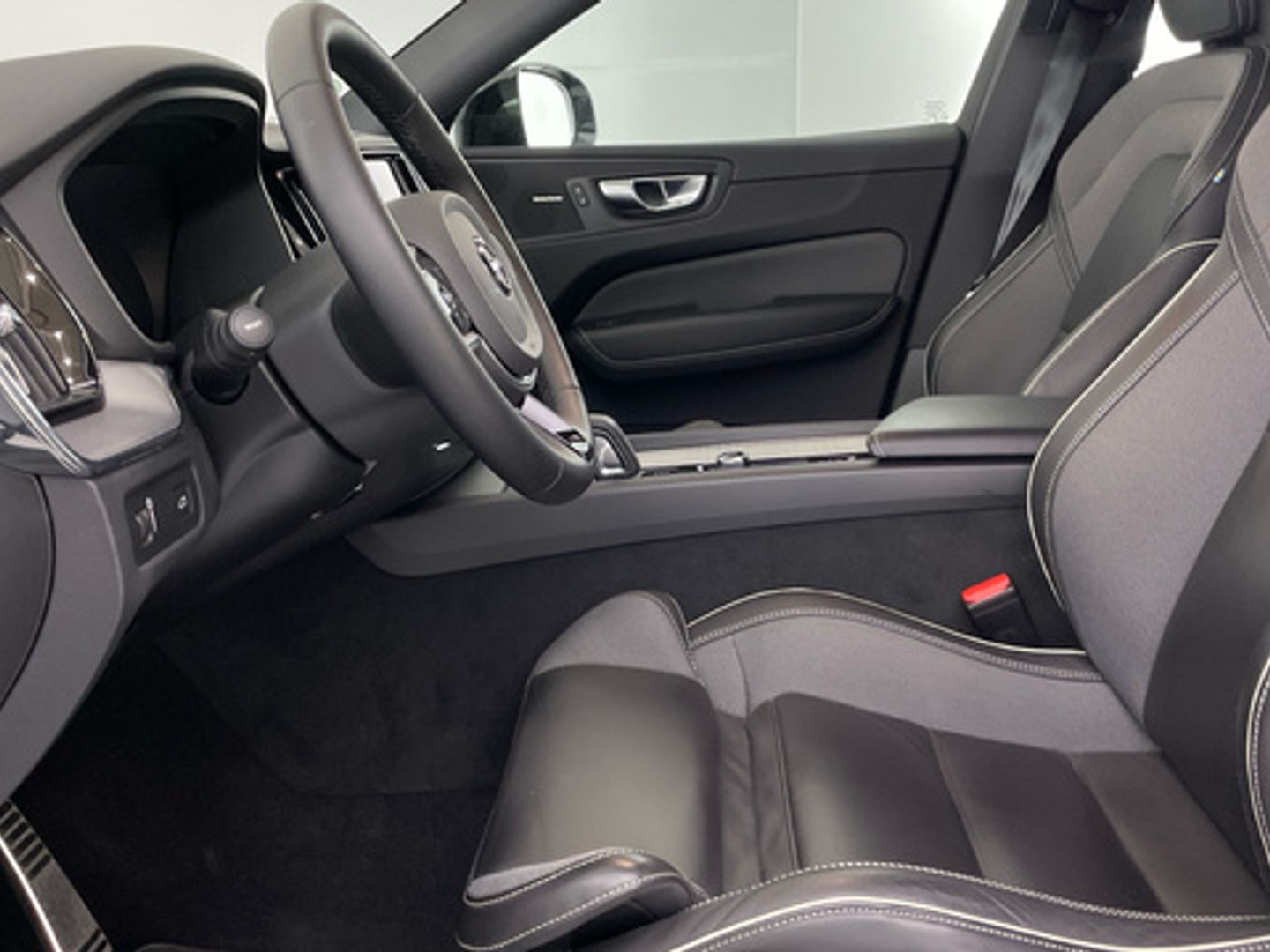 Volvo XC60 B4 D R-Design Auto 145 kW (197 CV)
