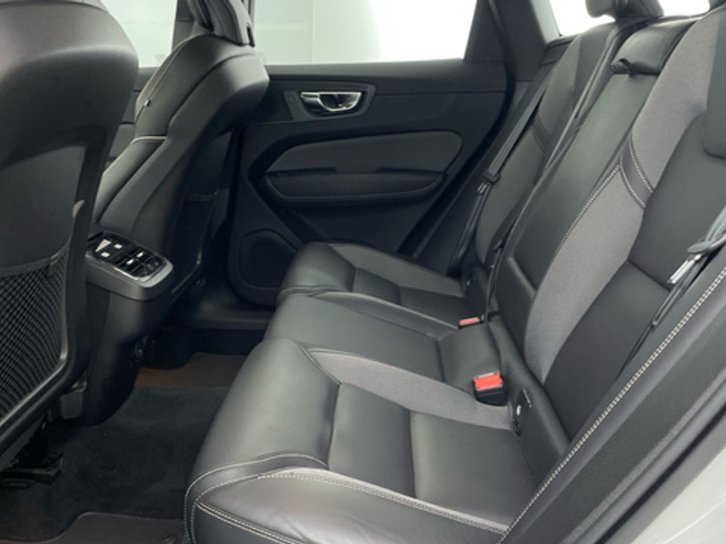 Volvo XC60 B4 D R-Design Auto 145 kW (197 CV)