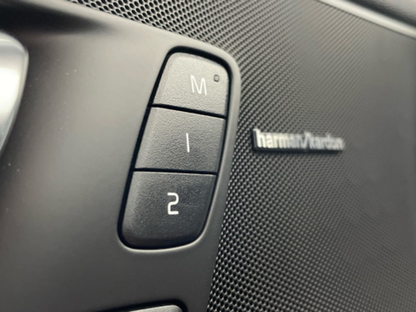 Volvo XC60 B4 D R-Design Auto 145 kW (197 CV)