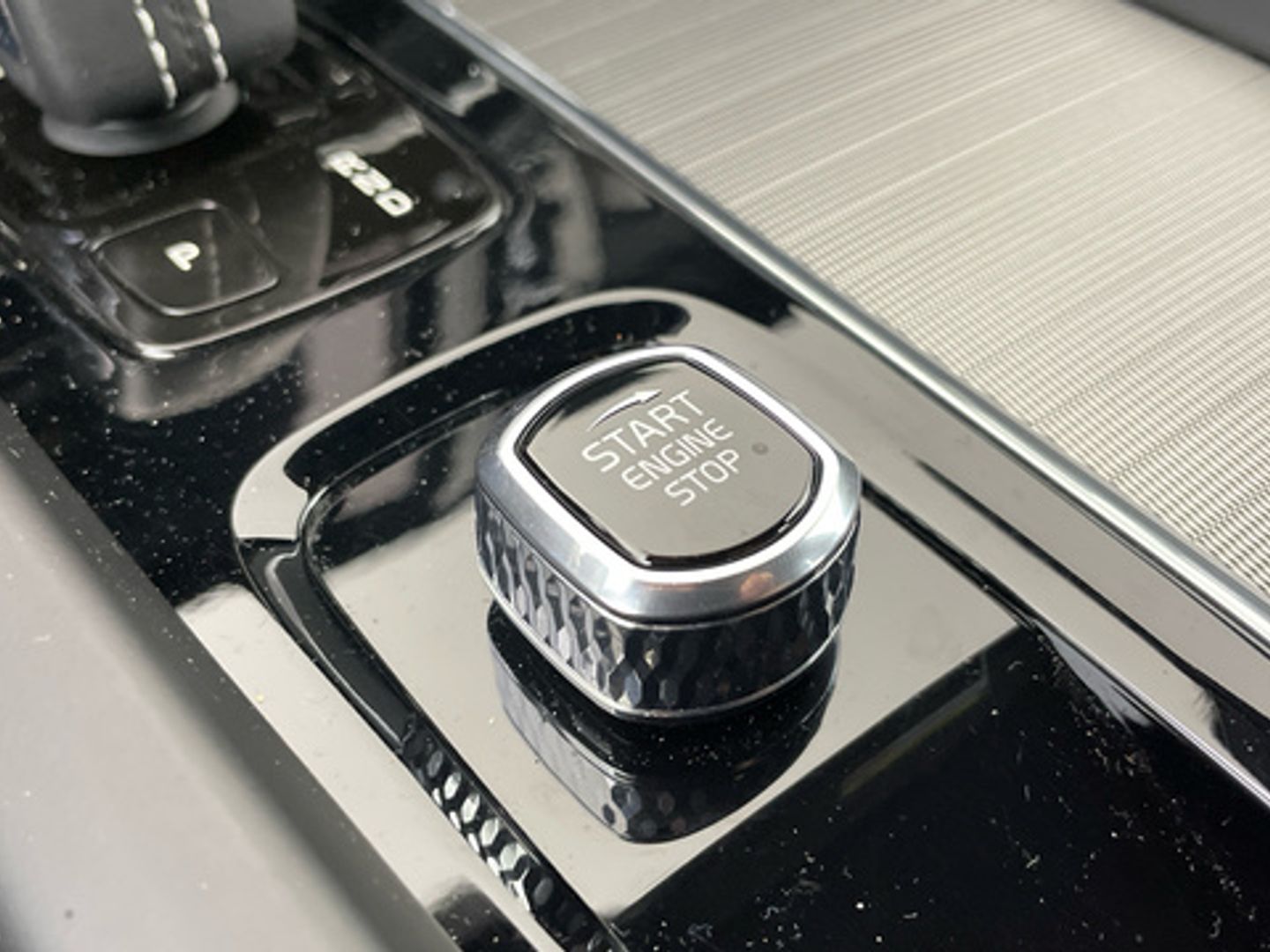 Volvo XC60 B4 D R-Design Auto 145 kW (197 CV)